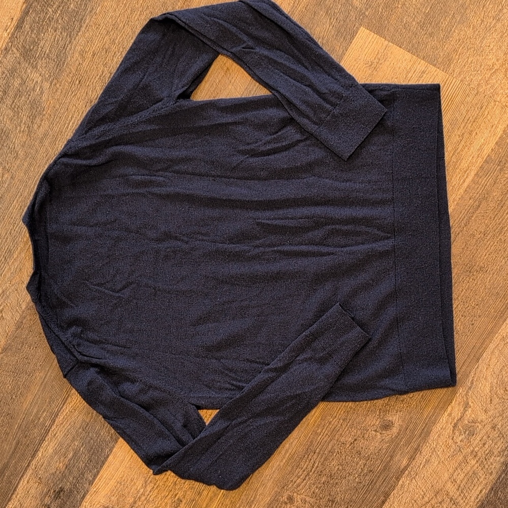 Lightweight Merino Wool Sweater - Picture 4 of 4